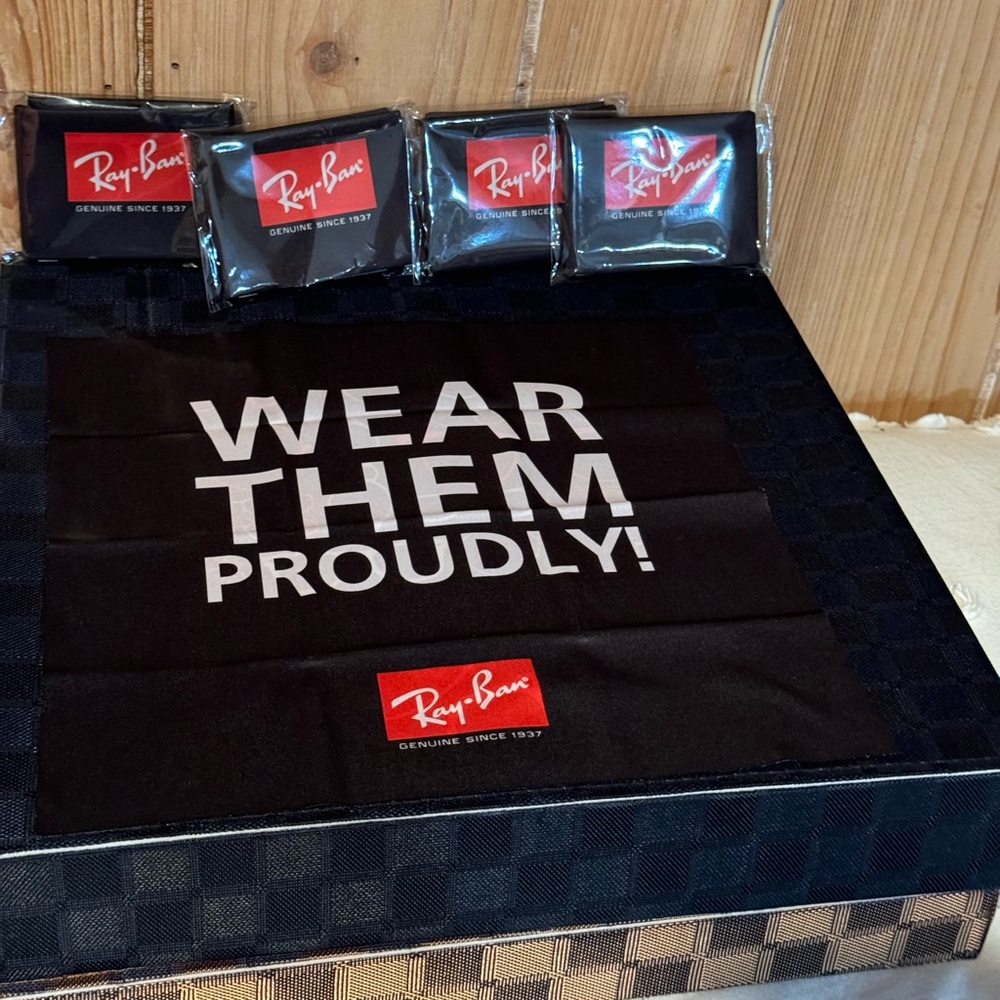 Rayban cleaning cloths